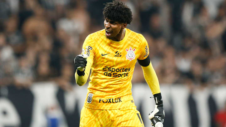 Hugo Souza é cria das categorias de base do Corinthians Hugo Souza é cria das categorias de base do Corinthians