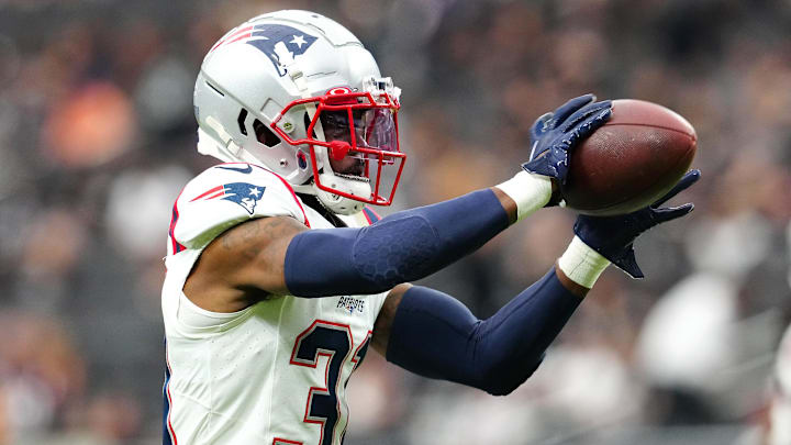 Oct 15, 2023; Paradise, Nevada, USA; New England Patriots cornerback Jonathan Jones (31) warms up
