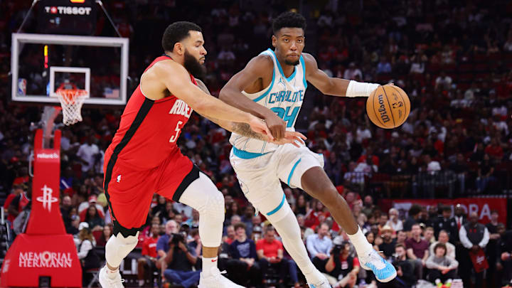 Houston Rockets point guard Fred VanVleet struggled against the Hornets.