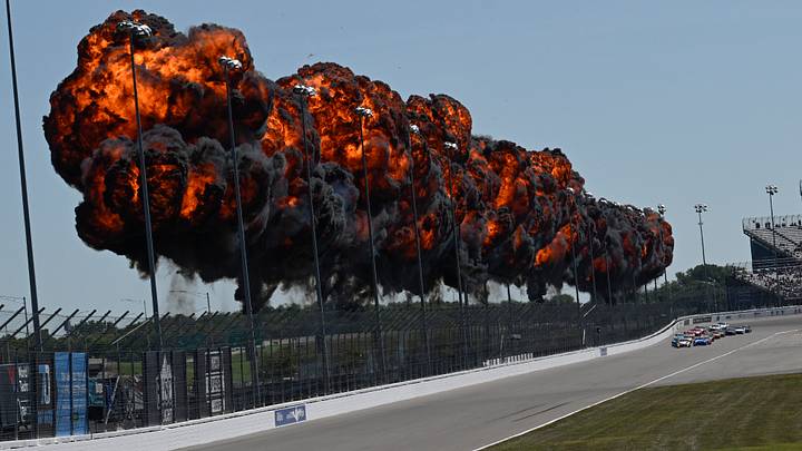 Sep 7, 2025; Madison, Illinois, USA; Drivers follow the pace car prior to the start of the Enjoy Illinois 300 at World Wide Technology Raceway. Joe Puetz-Imagn Images Sep 7, 2025; Madison, Illinois, USA; Drivers follow the pace car prior to the start of the Enjoy Illinois 300 at World Wide Technology Raceway. Joe Puetz-Imagn Images