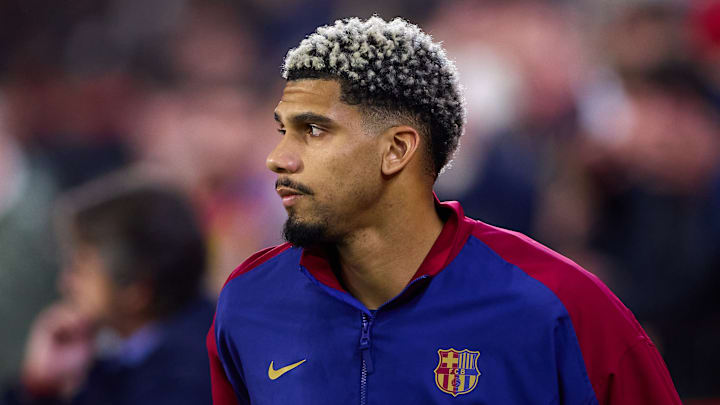 Ronald Araujo a récemment prolongé avec le FC Barcelone.