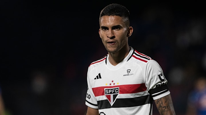 Rodrigo Nestor é desfalque importante no São Paulo neste final de semana.