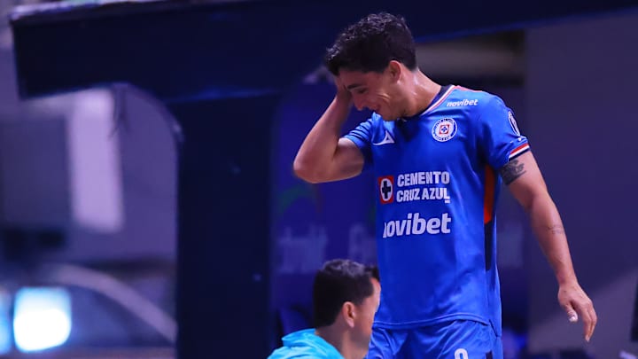 El argentino Lorenzo Faravelli se equivocó y ocasionó el decaer de Cruz Azul ante Pumas El argentino Lorenzo Faravelli se equivocó y ocasionó el decaer de Cruz Azul ante Pumas
