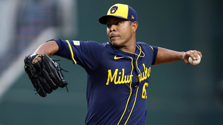 Sep 8, 2025; Arlington, Texas, USA; Milwaukee Brewers starting pitcher Jose Quintana (62) throws a pitch during the first inning against the Texas Rangers at Globe Life Field. Mandatory Credit: Tim Heitman-Imagn Images Sep 8, 2025; Arlington, Texas, USA; Milwaukee Brewers starting pitcher Jose Quintana (62) throws a pitch during the first inning against the Texas Rangers at Globe Life Field. Mandatory Credit: Tim Heitman-Imagn Images