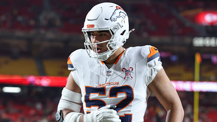 KANSAS CITY, MO - DECEMBER 25: Denver Broncos linebacker Jonah Elliss (52) before a Christmas Day NFL, American Football Herren, USA game between the Denver Broncos and Kansas City Chiefs on December 25, 2025 at GEHA Field at Arrowhead Stadium in Kansas City, MO. 