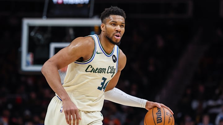 Giannis Antetokounmpo promedia 28.0 por partido esta temporada Giannis Antetokounmpo promedia 28.0 por partido esta temporada