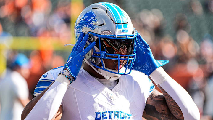 Detroit Lions running back David Montgomery (5) warms up ahead of Cincinnati Bengals game at Paycor Stadium in Cincinnati on Sunday, Oct. 5, 2025.