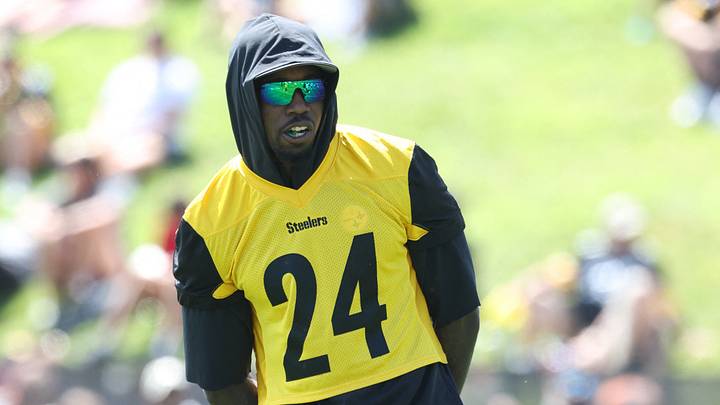 Jul 30, 2026; Latrobe, PA, USA; Pittsburgh Steelers cornerback Joey Porter Jr. (24) observes training camp drills at Saint Vincent College. Mandatory Credit: Charles LeClaire-Imagn Images Jul 30, 2026; Latrobe, PA, USA; Pittsburgh Steelers cornerback Joey Porter Jr. (24) observes training camp drills at Saint Vincent College. Mandatory Credit: Charles LeClaire-Imagn Images