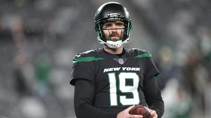 Joe Flacco is one of three veteran QBs that the Browns must sign following Deshaun Watson's injury. 