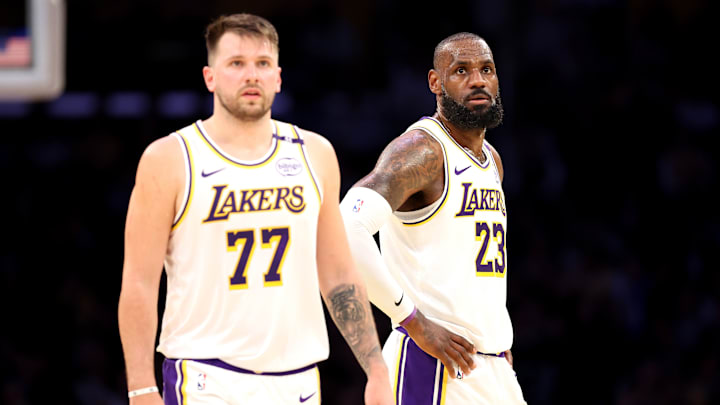 Luka Doncic y LeBron James son las dos grandes estrellas de Los Angeles Lakers en este tramo de campaña