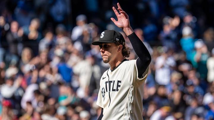 Sep 27, 2026; Seattle, Washington, USA; Seattle Mariners starting pitcher Logan Gilbert (36) acknowledges fans during a game against the Los Angeles Angels at T-Mobile Park. Mandatory Credit: Stephen Brashear-Imagn Images Sep 27, 2026; Seattle, Washington, USA; Seattle Mariners starting pitcher Logan Gilbert (36) acknowledges fans during a game against the Los Angeles Angels at T-Mobile Park. Mandatory Credit: Stephen Brashear-Imagn Images