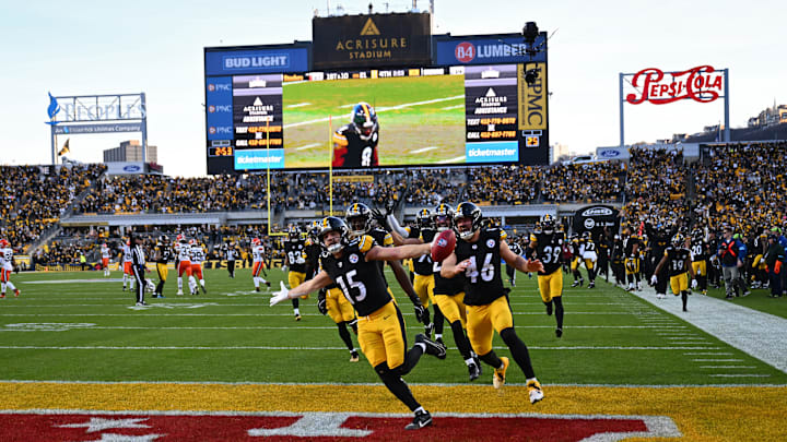 Cleveland Browns v Pittsburgh Steelers