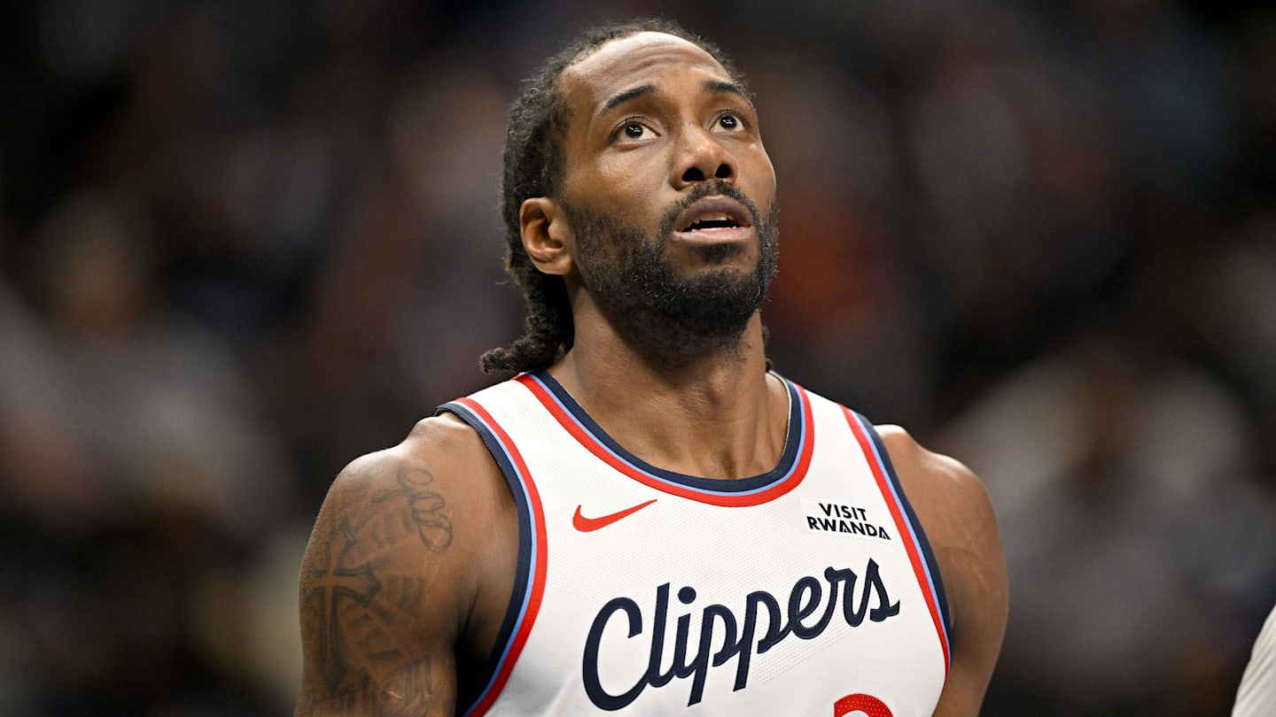 Despite Possible Rumor, Mavericks Should Not Trade for Kawhi Leonard