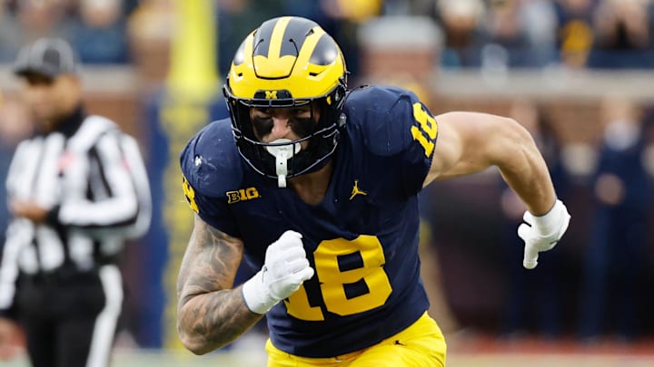 Nov 23, 2024; Ann Arbor, Michigan, USA;  Michigan Wolverines tight end Colston Loveland (18) runs a route against the Northwestern Wildcats at Michigan Stadium. 