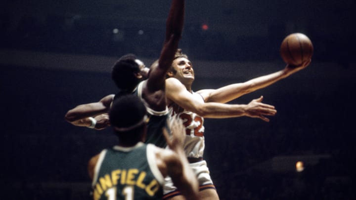 Dec. 1971; New York, NY, USA; FILE PHOTO; New York Knicks forward Dave DeBusschere (22) in action against the Seattle Supersonics at Madison Square Garden. Mandatory Credit: Manny Rubio-Imagn Images