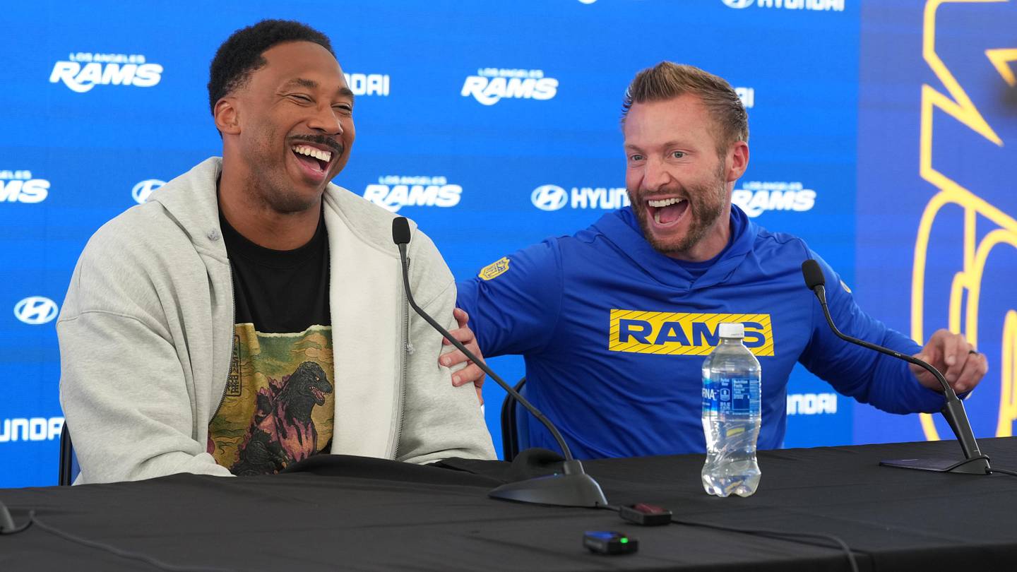 What We Learned During a Crazy NFL Week With Trades, Extensions and a Retirement