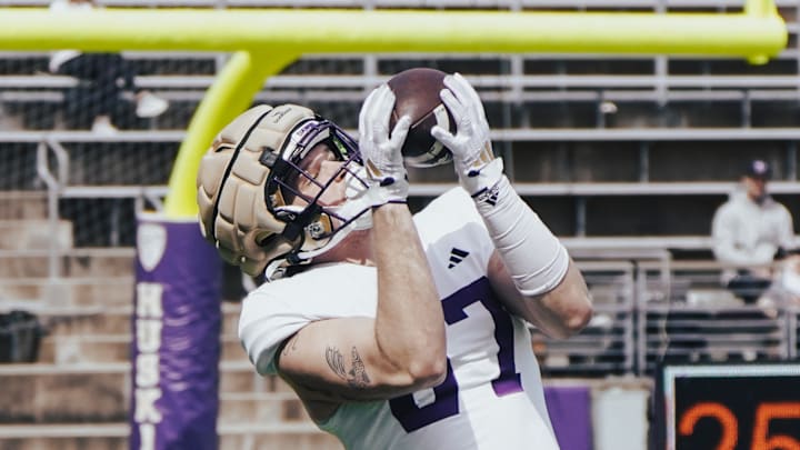 Ryan Otton makes a tough catch in 2024 spring ball. 