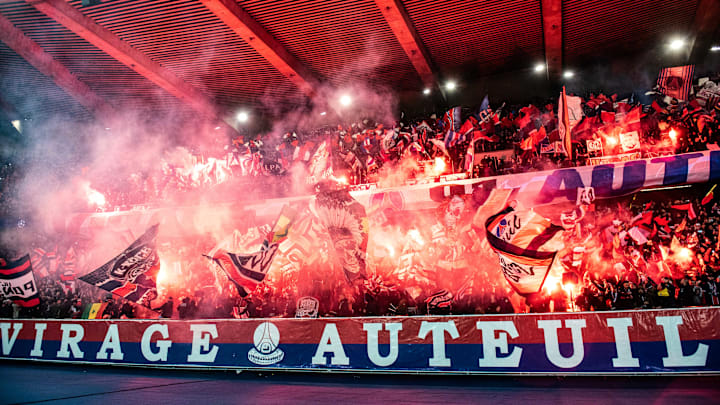 Les Ultras parisiens ont célébré le titre en dehors de l'enceinte parisienne