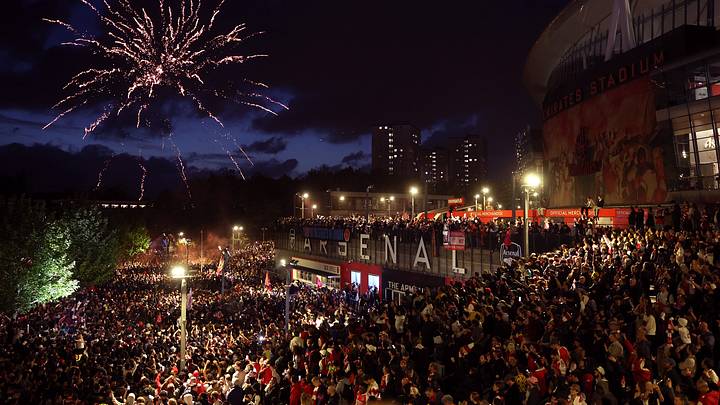 Arsenal Fans Outside Emirates Stadium As Title Rivals Manchester City Play AFC Bournemouth Arsenal Fans Outside Emirates Stadium As Title Rivals Manchester City Play AFC Bournemouth