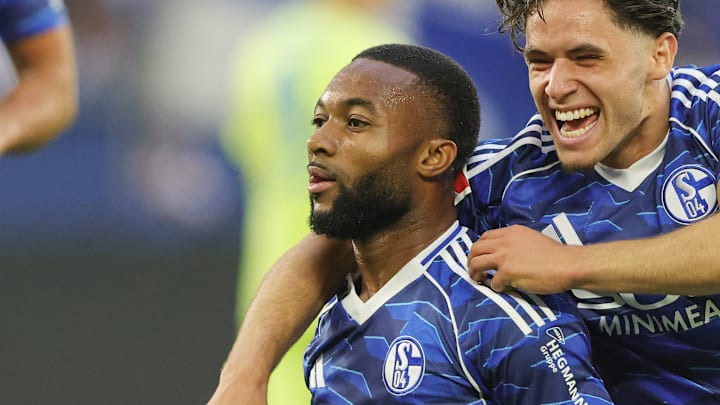 Moussa Sylla (l) könnte den FC Schalke noch verlassen