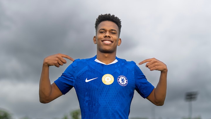 Estêvão in positive mood after reporting for pre-season duty at Chelsea's Cobham training base. Estêvão in positive mood after reporting for pre-season duty at Chelsea's Cobham training base.