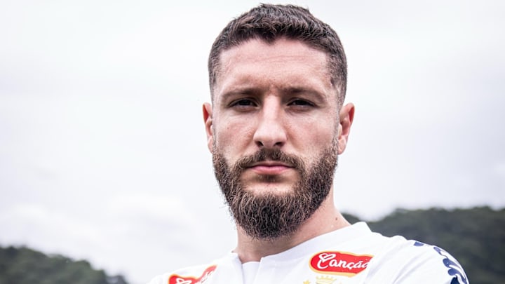 Peixe será a segunda experiência de Zé Rafael no futebol paulista Peixe será a segunda experiência de Zé Rafael no futebol paulista