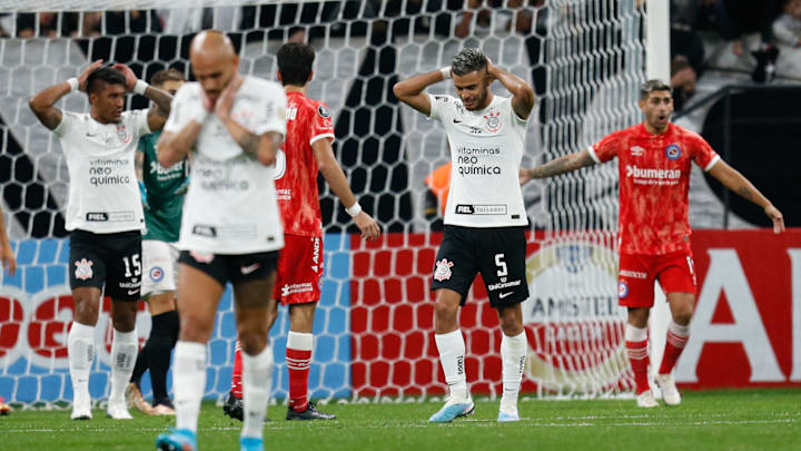 Corinthians foi derrotado em casa por 1 a 0 pelo Argentinos Juniors