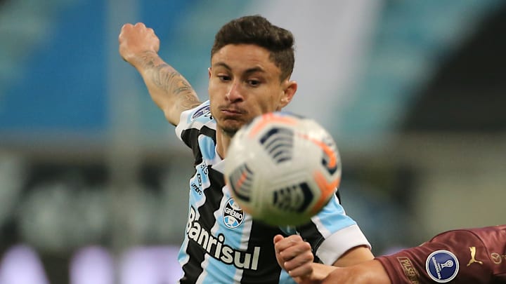 Ex-Grêmio, Diogo Barbosa assinou com o Fluminense