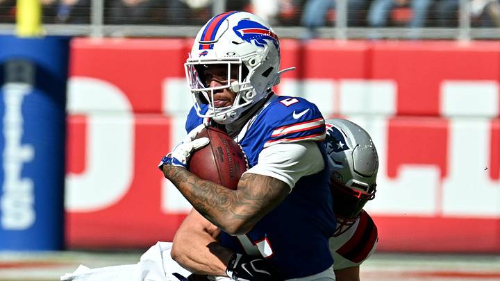 Oct 4, 2026; Orchard Park, New York, USA; Buffalo Bills wide receiver DJ Moore #2 runs after making a catch during the first quarter against the New England Patriots Oct 4, 2026; Orchard Park, New York, USA; Buffalo Bills wide receiver DJ Moore #2 runs after making a catch during the first quarter against the New England Patriots
