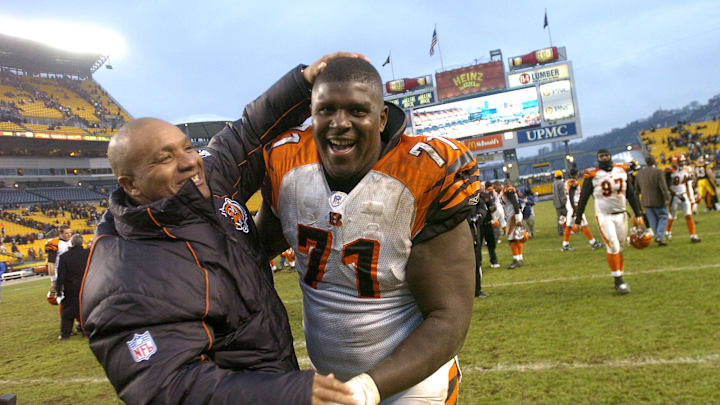 December 4, 2005: The Cincinnati Bengals offensive tackle Willie Anderson is congratulated by wide receiver coach Hue Jackson for their 38-31 win against the Pittsburgh Steelers at Heinz Field in Pittsburgh. The Enquirer/Jeff Swinger

Bengals 8 2005 12 04 Jpg