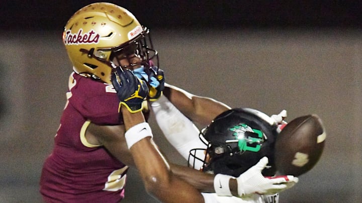 Carl Jenkins Jr., a 2025 4-star wide receiver who visited Syracuse football and had SU in his top 6, de-commits from UCF. 
