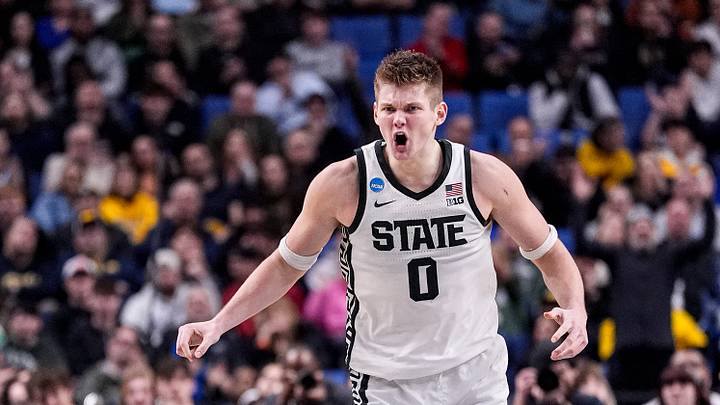 Michigan State forward Jaxon Kohler (0) celebrates a 3-pointer against Louisville during the second half of NCAA Tournament Second Round at KeyBank Center in Buffalo on Saturday, March 21, 2026.