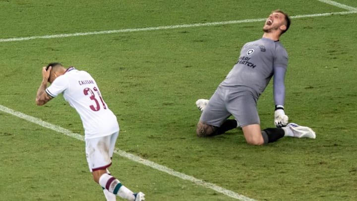 Lucas Perri foi o herói da vitória do Botafogo contra o Fluminense