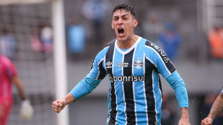 O Grêmio eliminou o Operário-PR e ficou com a última vaga para as oitavas de final da Copa do Brasil.