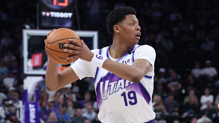 Mar 21, 2026; Salt Lake City, Utah, USA; Utah Jazz guard Ace Bailey (19) looks for a play against the Philadelphia 76ers during the second half at Delta Center. Mandatory Credit: Rob Gray-Imagn Images Mar 21, 2026; Salt Lake City, Utah, USA; Utah Jazz guard Ace Bailey (19) looks for a play against the Philadelphia 76ers during the second half at Delta Center. Mandatory Credit: Rob Gray-Imagn Images