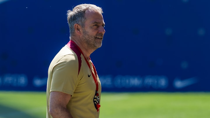 Hansi Flick aurait demandé à son staff un accompagnement particulier pour 2 joueurs. 