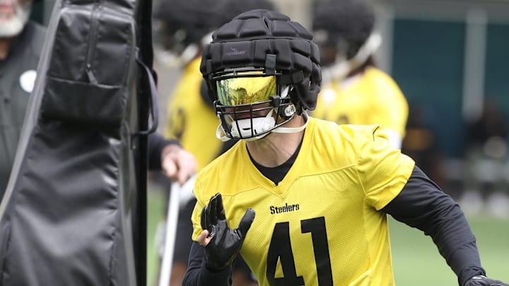 Jun 9, 2022; Pittsburgh, Pennsylvania, USA;  Pittsburgh Steelers linebacker Robert Spillane (41) participates in minicamp at UPMC Rooney Sports Complex.. Mandatory Credit: Charles LeClaire-Imagn Images
