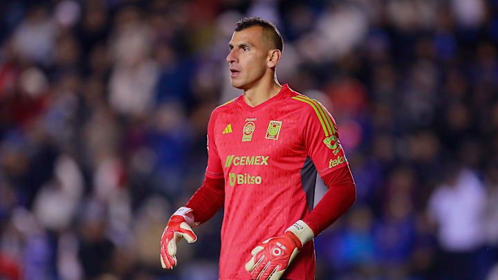 Nahuel Guzmán señala ayuda arbitral a Monterrey