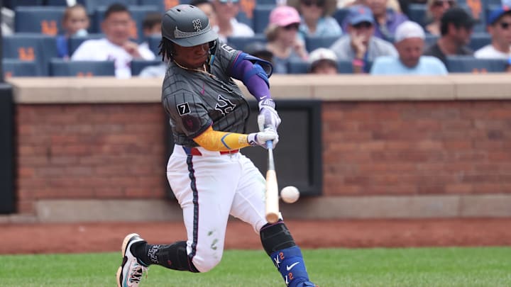 Jul 20, 2025; New York City, New York, USA; New York Mets second baseman Luisangel Acuna Jul 20, 2025; New York City, New York, USA; New York Mets second baseman Luisangel Acuna