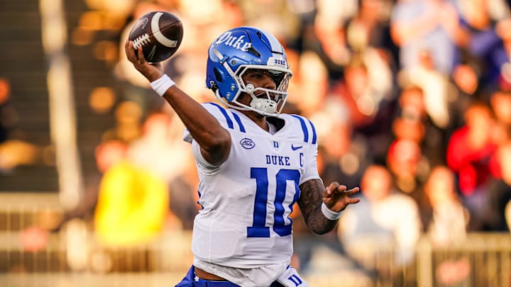 Nov 8, 2025; East Hartford, Connecticut, USA; Duke Blue Devils quarterback Darian Mensah (10) throws a pass against the UConn Huskies in the first quarter at Pratt & Whitney Stadium at Rentschler Field. Mandatory Credit: David Butler II-Imagn Images Nov 8, 2025; East Hartford, Connecticut, USA; Duke Blue Devils quarterback Darian Mensah (10) throws a pass against the UConn Huskies in the first quarter at Pratt & Whitney Stadium at Rentschler Field. Mandatory Credit: David Butler II-Imagn Images