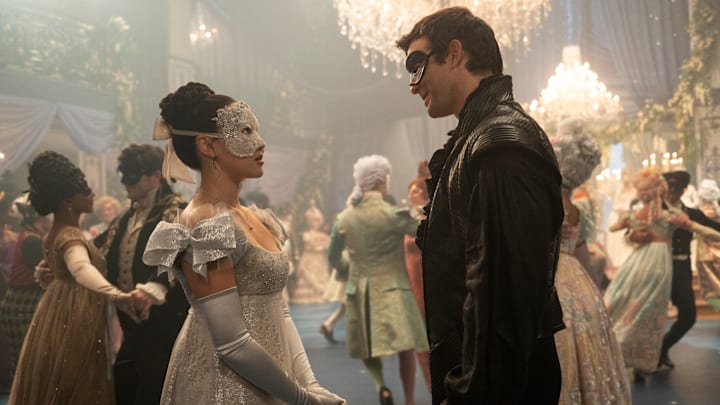 Bridgerton. (L to R) Yerin Ha as Sophie Baek, Luke Thompson as Benedict Bridgerton in episode 401 of Bridgerton