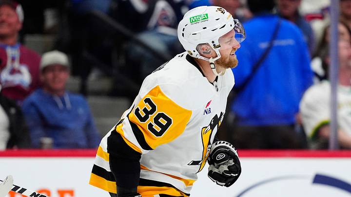 Mar 16, 2026; Denver, Colorado, USA; Pittsburgh Penguins right winger Anthony Mantha (39) celebrates his goal in the first period against the Colorado Avalanche at Ball Arena. Mandatory Credit: Ron Chenoy-Imagn Images