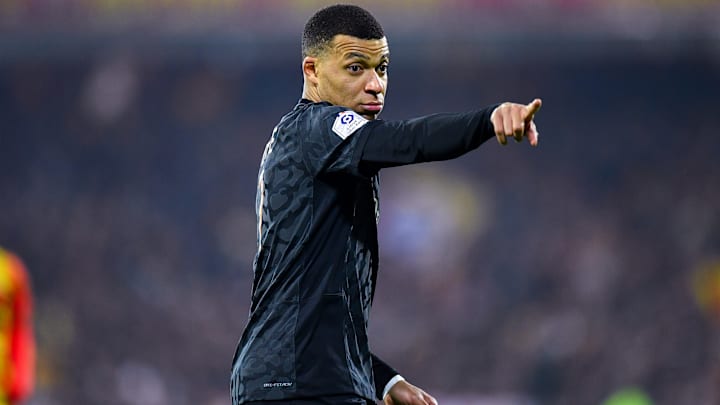 RC Lens v Paris Saint-Germain - Ligue 1 Uber Eats