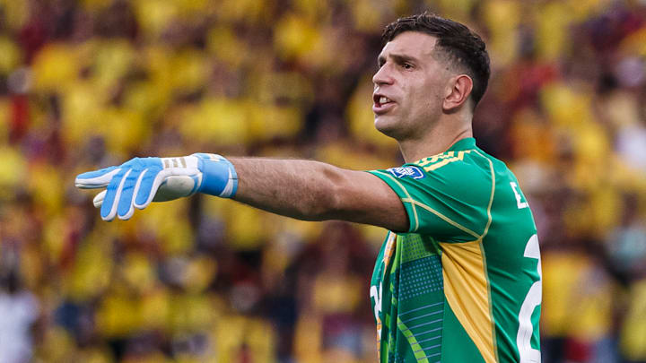 Dibu Martinez é o dono das luvas da Seleção Argentina