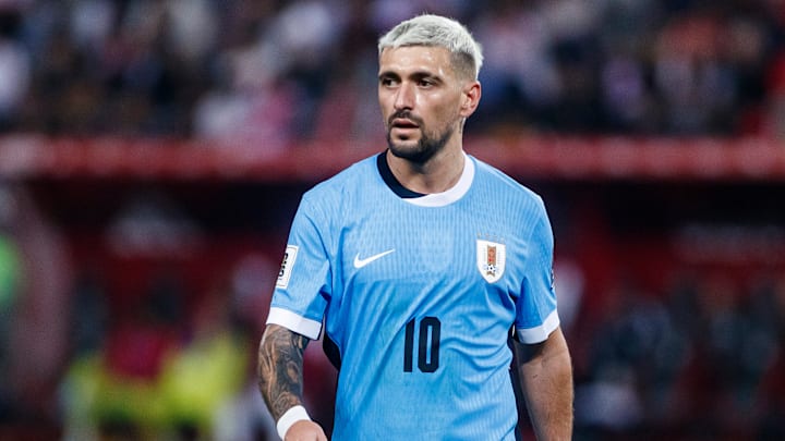 Arrascaeta faz ótima temporada e tenta ajudar o Uruguai na corrida para a Copa