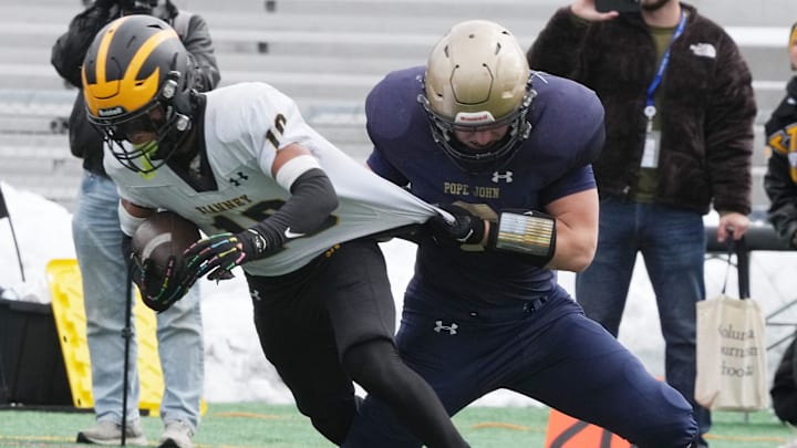 UNC football recruiting pledge Tyler Houser UNC football recruiting pledge Tyler Houser