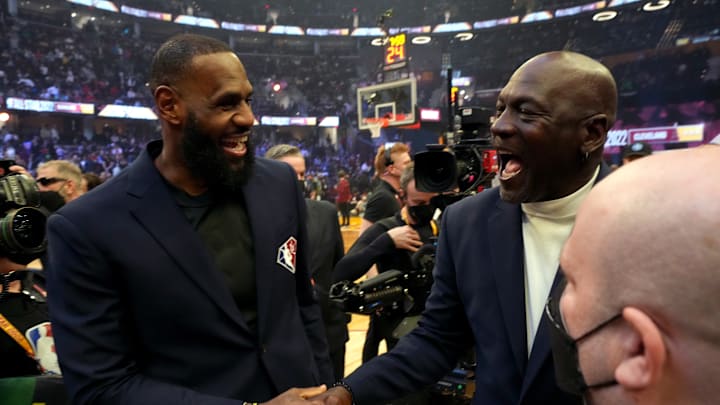LeBron y Michael Jordan se saludaron en Cleveland