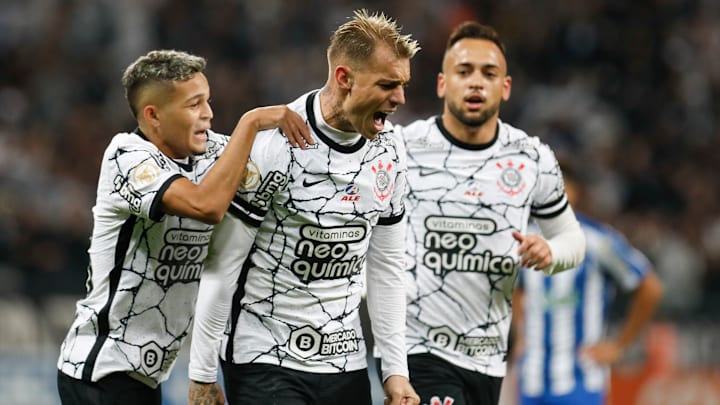 Corinthians engatou a terceira vitória consecutiva, a melhor fase sob comando de Vítor Pereira Corinthians engatou a terceira vitória consecutiva, a melhor fase sob comando de Vítor Pereira