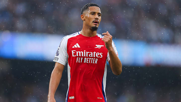 William Saliba é o melhor jovem zagueiro do EA FC 25