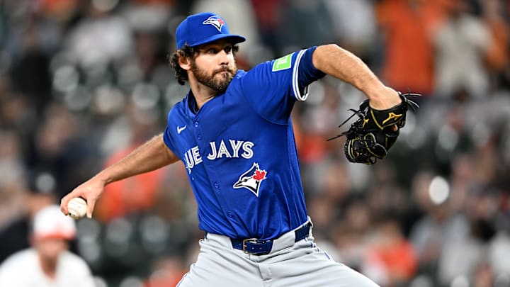 The Philadelphia Phillies have signed Toronto Blue Jays closer Jordan Romano